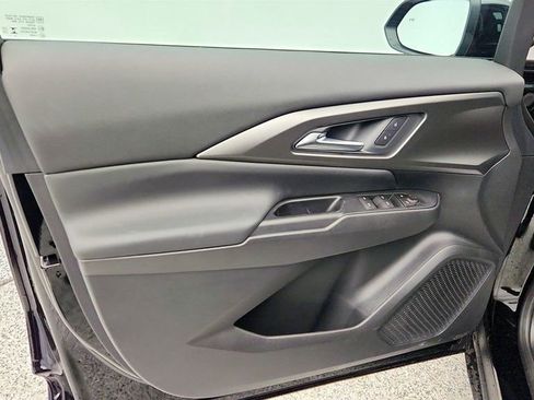 Used 2026 Chevrolet Equinox EV LT image 10