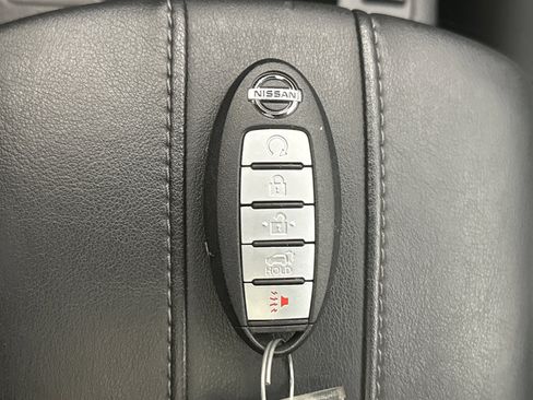 Used 2017 Nissan Rogue SL w/ SL Premium Package AWD/4WD image 10