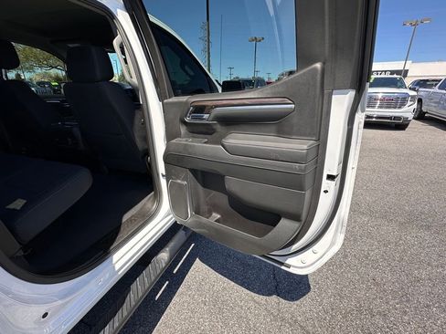 Used 2024 Chevrolet Silverado 1500 RST w/ Redline Edition AWD/4WD image 18