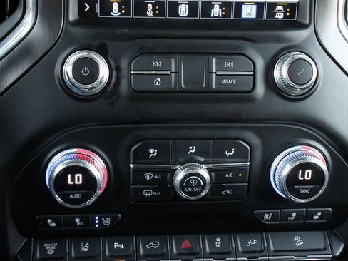 Used 2023 GMC Sierra 2500 AT4 w/ AT4 Preferred Package image 40