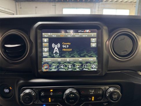 Used 2023 Jeep Wrangler Unlimited w/ Cold Weather Group image 17