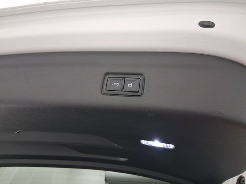 Used 2025 Audi Q6 e-tron Premium Plus image 29