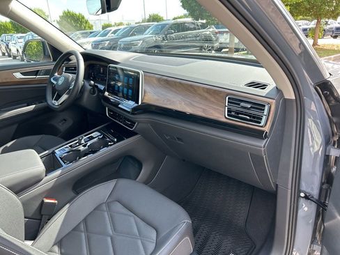 New 2026 Volkswagen Atlas SE FWD image 43