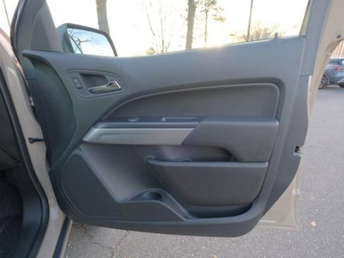 Used 2022 Chevrolet Colorado ZR2 w/ ZR2 Dusk Special Edition image 18