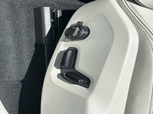 New 2026 Volvo XC60 T8 Ultra w/ Protection Package Premier AWD/4WD image 14