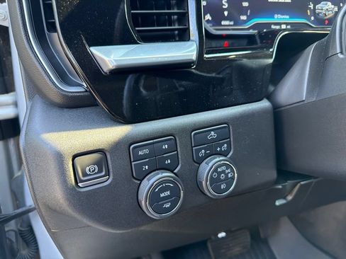 Used 2022 Chevrolet Silverado 1500 RST AWD/4WD image 17