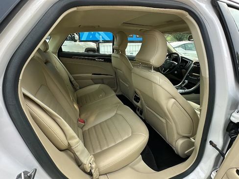 Used 2015 Ford Fusion SE w/ Equipment Group 502A FWD image 21