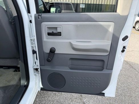 Used 2006 Dodge Dakota ST image 31