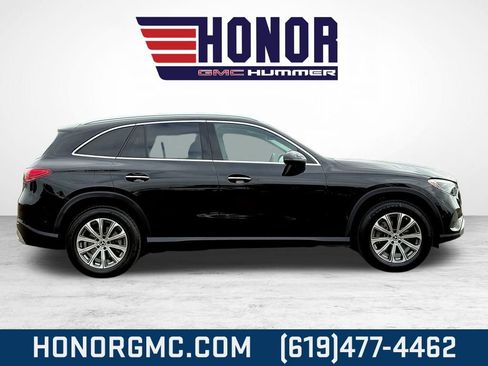 Used 2024 Mercedes-Benz GLC 300 image 2