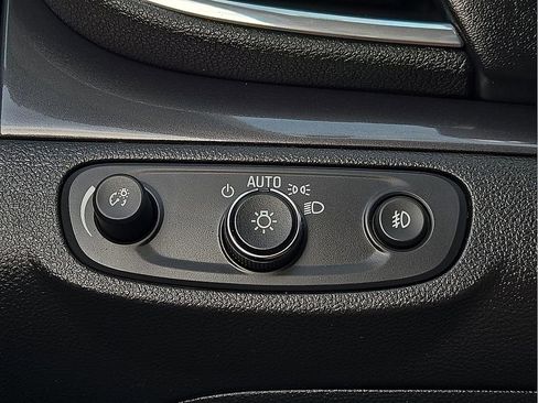 Used 2019 Buick Encore Essence w/ Experience Buick Package image 17