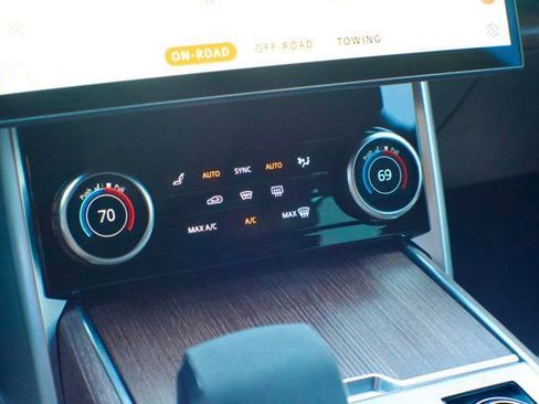 Used 2023 Land Rover Range Rover Long Wheelbase Autobiography AWD/4WD image 31