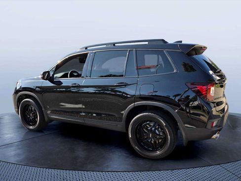 Used 2025 Honda Passport Black Edition image 7