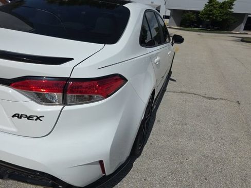 Used 2021 Toyota Corolla SE FWD image 5
