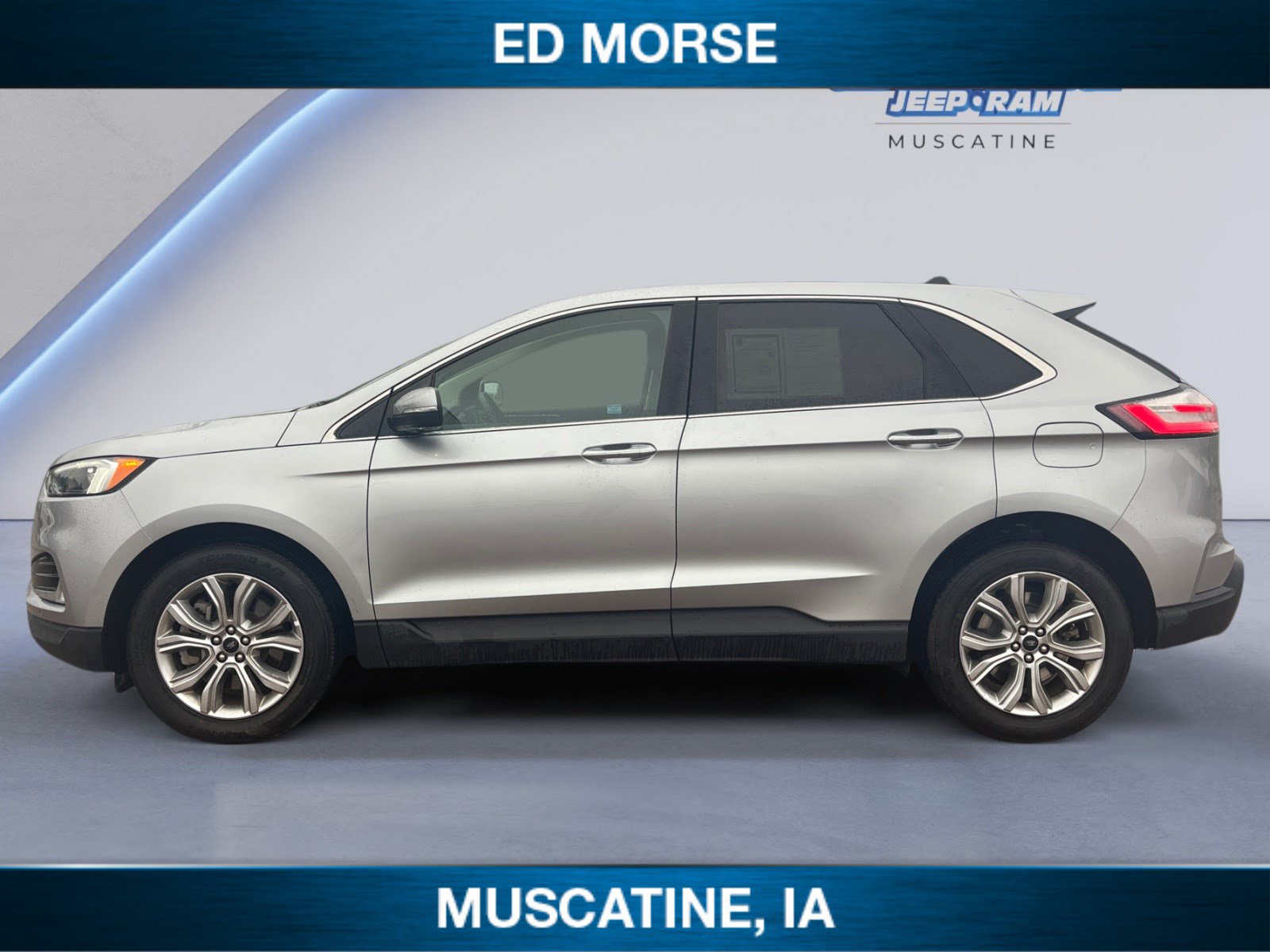 Used 2024 Ford Edge Titanium AWD/4WD image 2