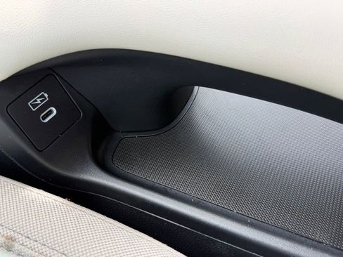 Used 2024 Honda HR-V LX image 11
