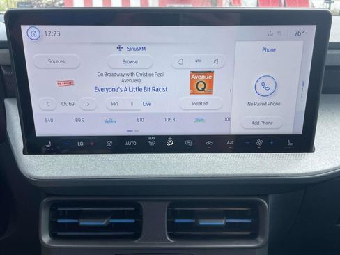 New 2025 Ford Maverick XLT w/ XLT Luxury Package FWD image 22