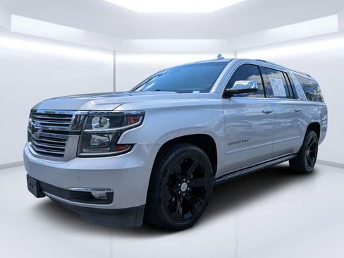 Used 2016 Chevrolet Suburban LTZ RWD image 7