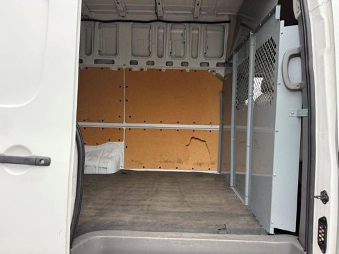 Used 2021 Nissan NV 2500 SV RWD image 16