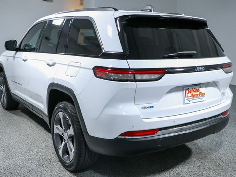 Used 2023 Jeep Grand Cherokee 4WD 4xe image 9