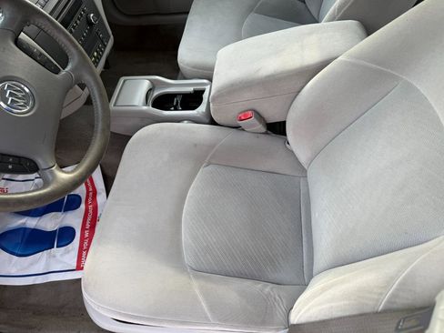 Used 2008 Buick LaCrosse CX image 9