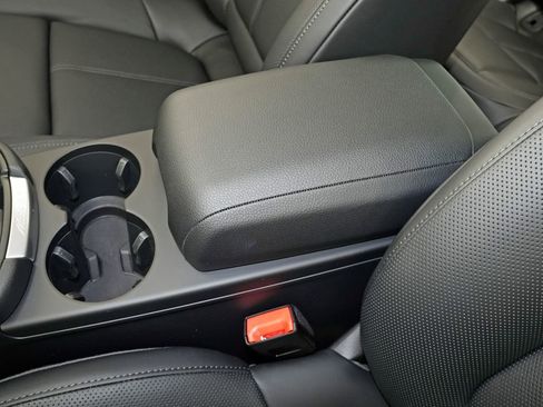 New 2026 Porsche Macan image 30