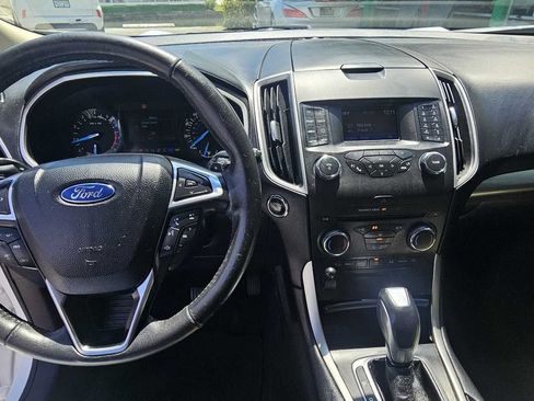 Used 2015 Ford Edge SEL FWD image 15
