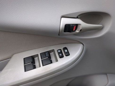 Used 2012 Toyota Corolla L image 15