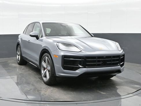 New 2026 Porsche Cayenne GTS image 11