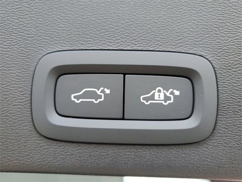 New 2026 Volvo XC40 B5 Plus w/ Protection Package Premier image 31