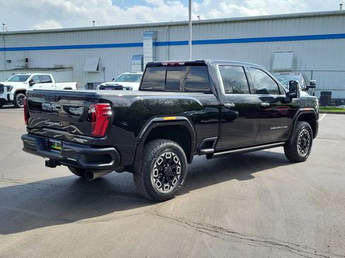 Used 2024 GMC Sierra 2500 Denali Ultimate AWD/4WD image 4