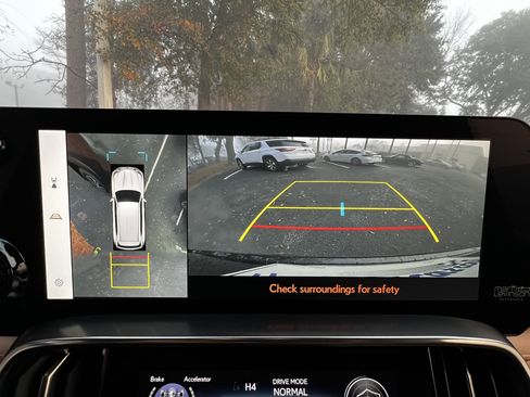 Used 2025 Lexus LX 600 4WD w/ Luxury Package image 26