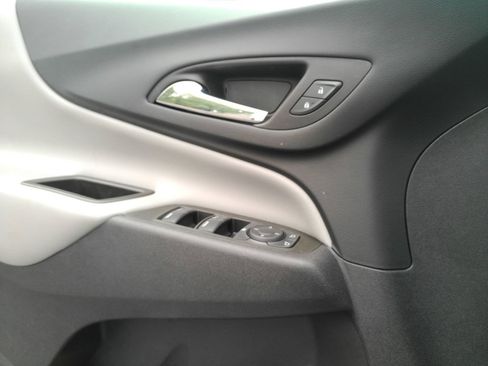 Certified 2023 Chevrolet Equinox LS w/ LPO, Floor Liner Package FWD image 21