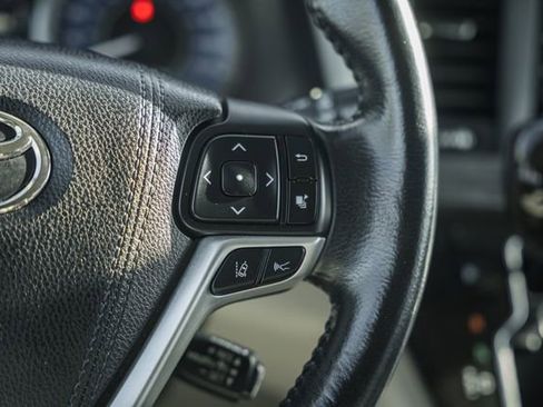 Used 2018 Toyota Sienna XLE Premium image 32