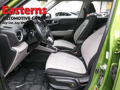 Used 2023 Hyundai Venue SEL w/ Cargo Package image 14