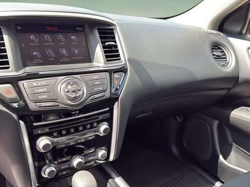 Used 2019 Nissan Pathfinder S AWD/4WD image 26