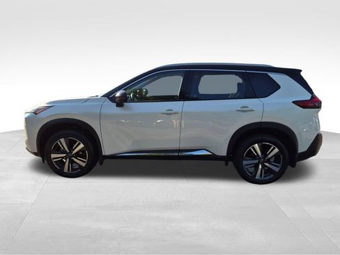 Used 2023 Nissan Rogue SL AWD/4WD image 12