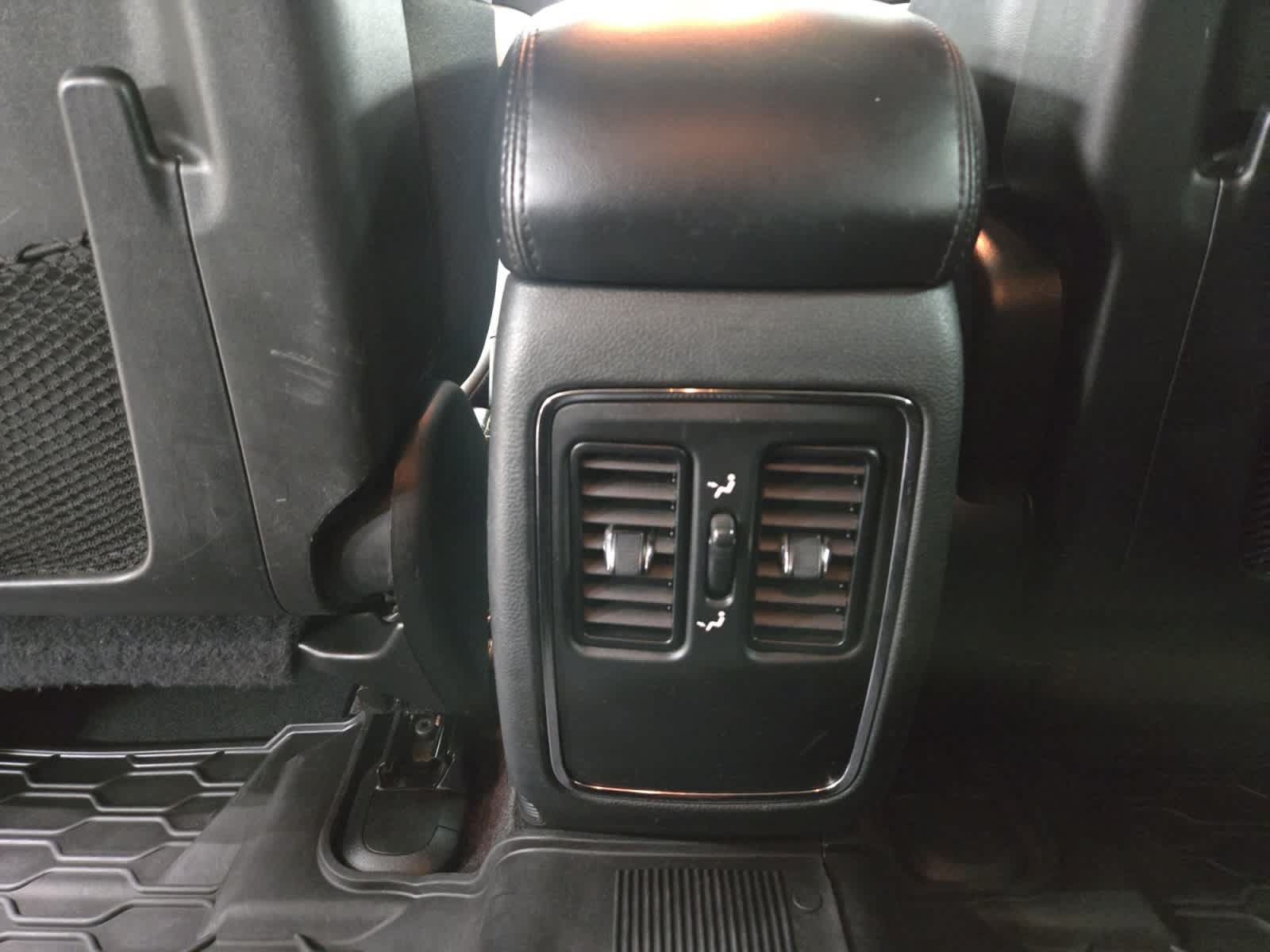 Used 2019 Dodge Durango SXT AWD/4WD image 23