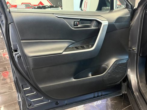 Used 2025 Toyota RAV4 LE AWD/4WD image 7