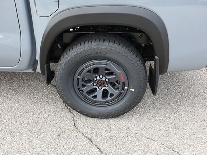 New 2026 Nissan Frontier PRO-4X w/ Pro-4x Convenience Package