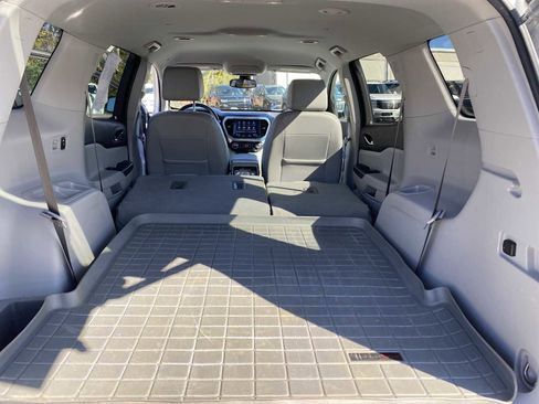 Used 2021 GMC Acadia SLT w/ Technology Package image 37