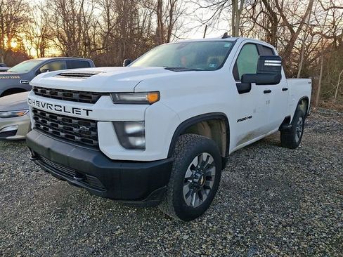 Used 2022 Chevrolet Silverado 2500 Custom w/ Custom Value Package image 3
