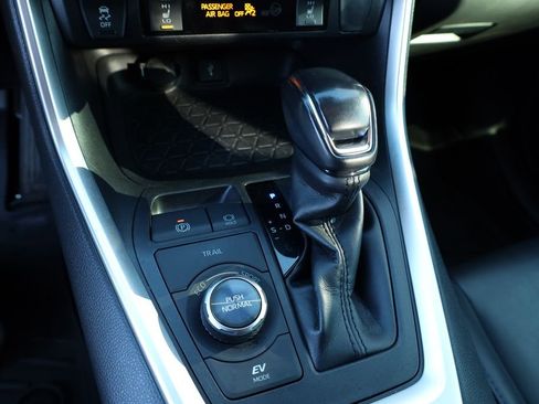 Used 2020 Toyota RAV4 XSE image 7