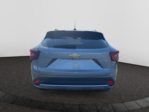 Used 2024 Chevrolet Trax LT FWD image 6