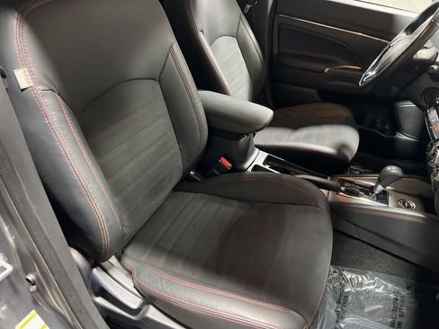 Used 2023 Mitsubishi Outlander Sport SE image 9