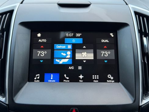 Used 2018 Ford Edge Titanium w/ Equipment Group 301A image 36