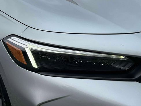 Used 2025 Honda Civic Sport image 10