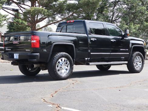 Used 2016 GMC Sierra 2500 Denali w/ Duramax Plus Package AWD/4WD image 5