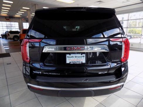 Used 2024 GMC Yukon XL SLT image 10