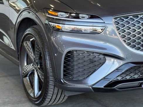 Used 2023 Genesis GV70 2.5T w/ Sport Prestige Package AWD/4WD image 8