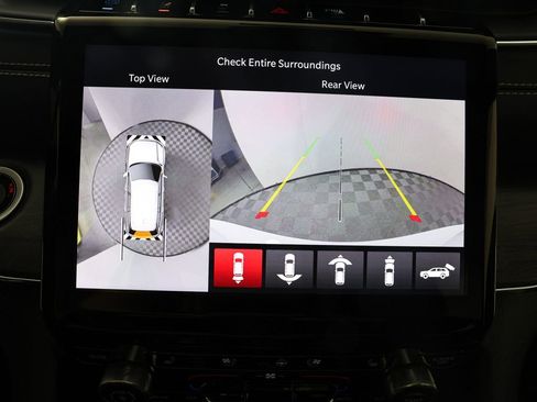 Used 2023 Jeep Grand Cherokee Overland w/ Advanced Protech Group III image 10